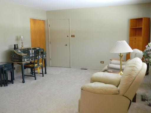 720 Morton St, Hoffman Estates, IL 60169 photo 2