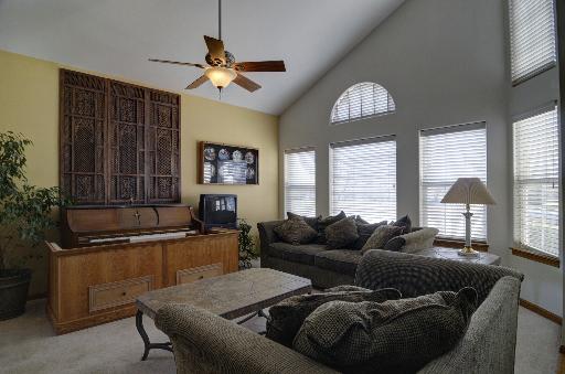 2618 Oasis Dr, Plainfield, IL 60586 photo 2