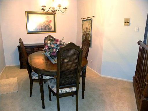 21 Creekside Cir #A, Elgin, IL 60123 photo 5