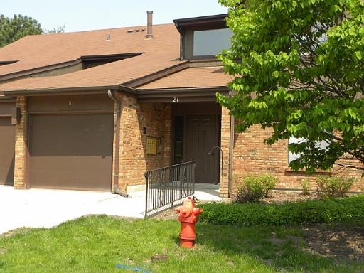 21 Creekside Cir #A, Elgin, IL 60123 photo 1