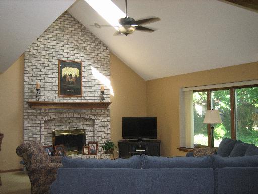 431 Quail Dr, Naperville, IL 60565 photo 2