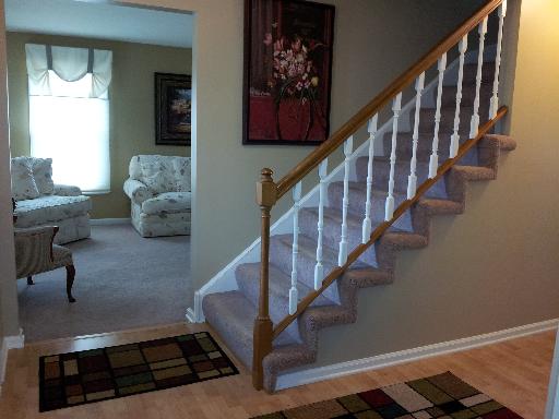 660 Yardley Ln, Hoffman Estates, IL 60169 photo 2