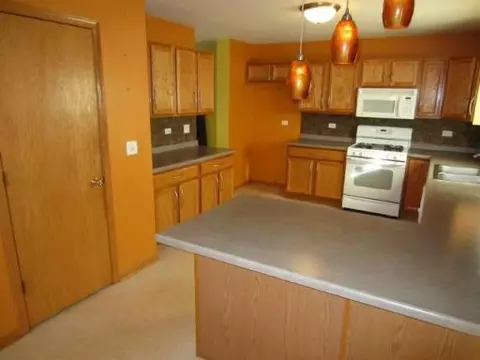 7714 Oleander Dr, Plainfield, IL 60586 photo 6
