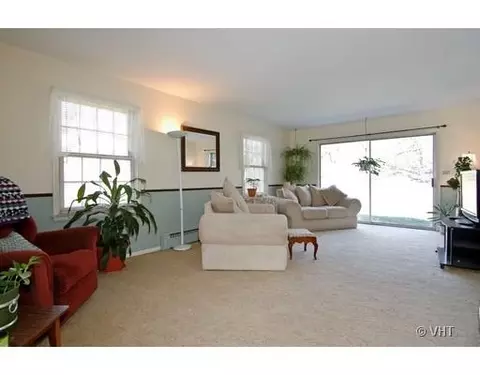 1610 N Ranch Dr, Mchenry, IL 60050 photo 2