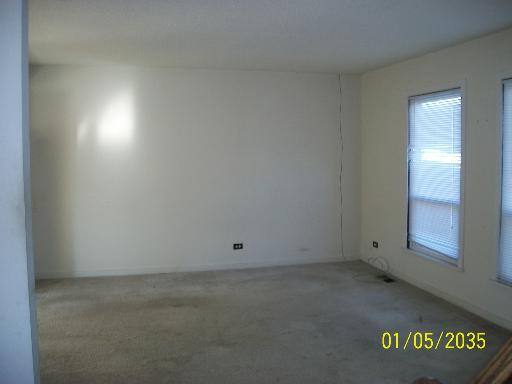 1976 Swindon Dr, Hoffman Estates, IL 60195 photo 3