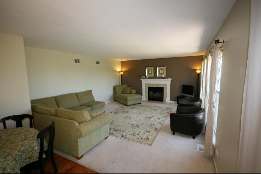2791 Cavalcade Ct, Aurora, IL 60503 photo 2