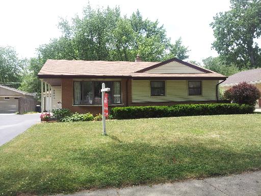 2203 Martin Ln, Rolling Meadows, IL 60008 photo 1