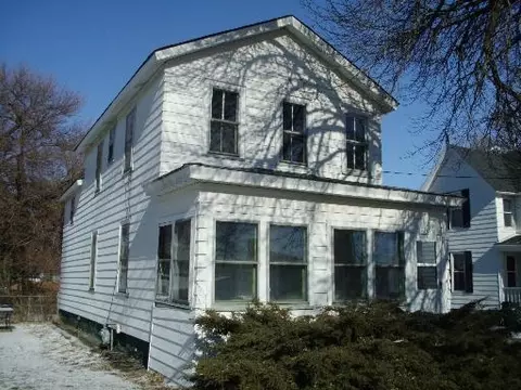 130 Deleon St, Ottawa, IL 61350 photo 1