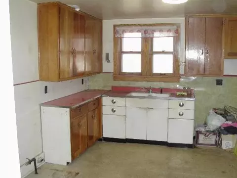 130 Deleon St, Ottawa, IL 61350 photo 3