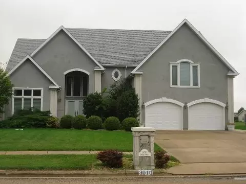 3010 Becker Dr, Peru, IL 61354 photo 1