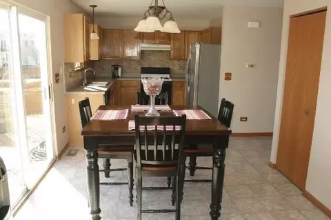 2208 Cedar Ridge Dr, Plainfield, IL 60586 photo 6