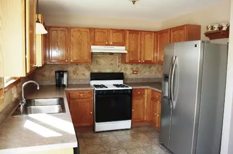 2208 Cedar Ridge Dr, Plainfield, IL 60586 photo 5