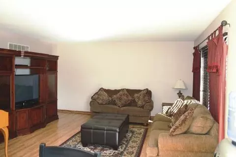 2208 Cedar Ridge Dr, Plainfield, IL 60586 photo 4