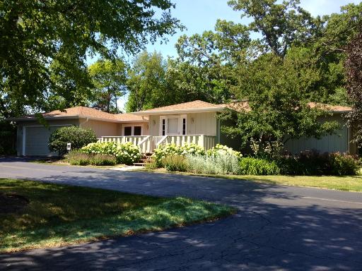 25 White Oak Ln, Elgin, IL 60123 photo 2