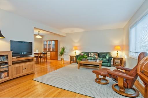 1908 Colfax St #B, Evanston, IL 60201 photo 2