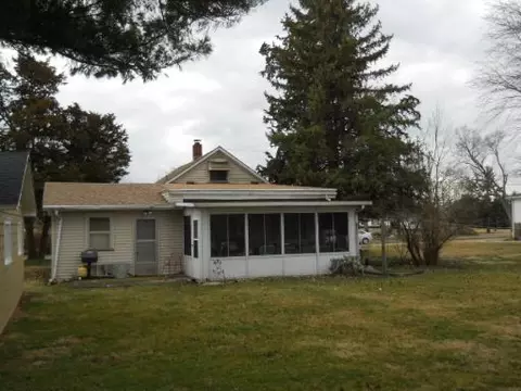 122 Dalzell St, Spring Valley, IL 61362 photo 2