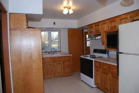 504 Bevan Dr E, Joliet, IL 60435 photo 5