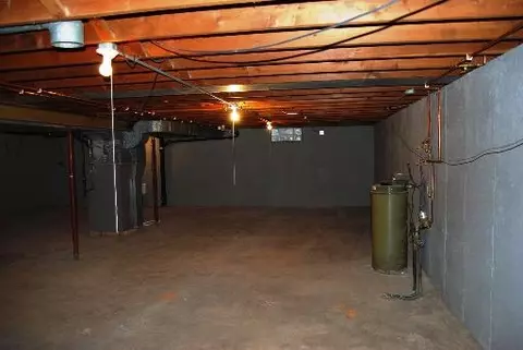 504 Bevan Dr E, Joliet, IL 60435 photo 13
