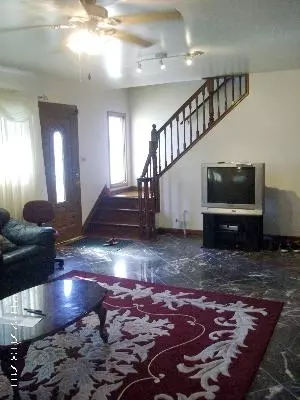 856 Arthur Dr, Elgin, IL 60120 photo 2