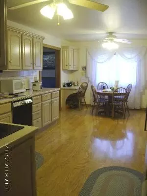 856 Arthur Dr, Elgin, IL 60120 photo 6