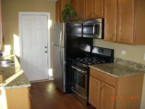 833 Bay Ct, Bartlett, IL 60103 photo 3