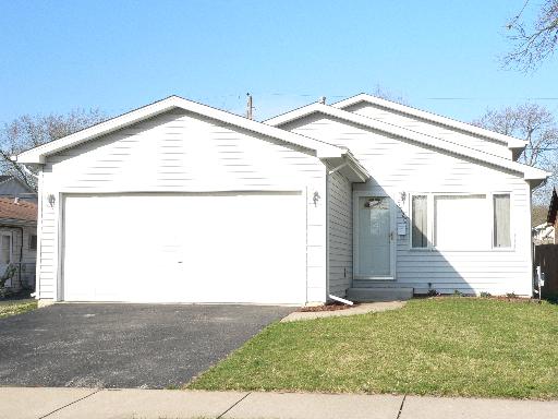 3320 Sangamon St, Steger, IL 60475 photo 1
