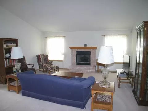 63 Raven Dr, Aurora, IL 60506 photo 4