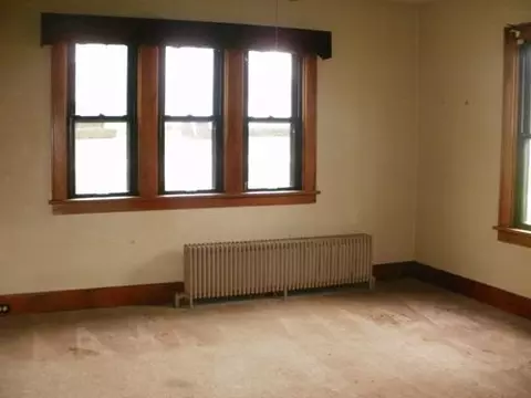 309 E Devlin St, Spring Valley, IL 61362 photo 2
