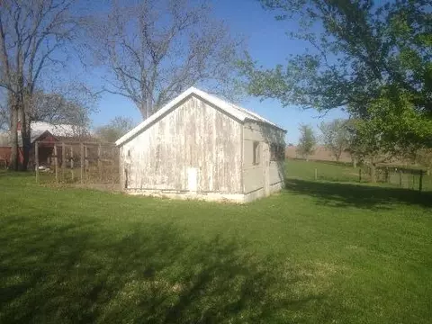 3237 W Myrtle Rd, Leaf River, IL 61047 photo 6
