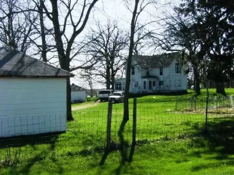 3237 W Myrtle Rd, Leaf River, IL 61047 photo 1