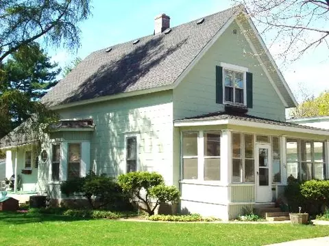 524 S Third St, West Dundee, IL 60118 photo 1