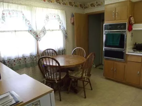 2404 13th St, Peru, IL 61354 photo 9