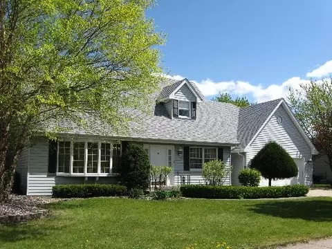 104 Blackhawk Dr, Minooka, IL 60447 photo 1