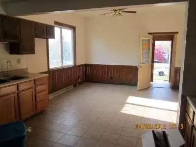 910 Mountain St, Aurora, IL 60505 photo 4