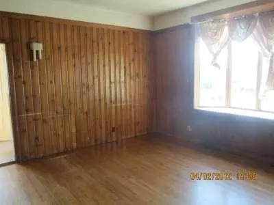 910 Mountain St, Aurora, IL 60505 photo 3