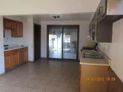 910 Mountain St, Aurora, IL 60505 photo 6
