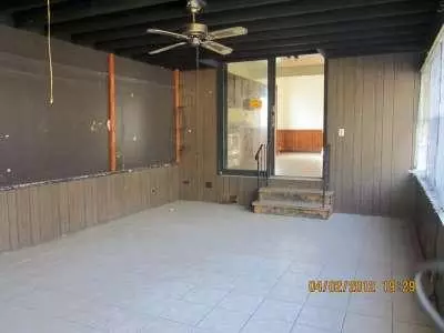 910 Mountain St, Aurora, IL 60505 photo 8