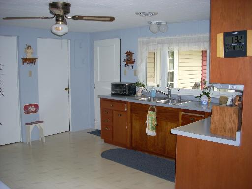 301 E 4th St, Streator, IL 61364 photo 2