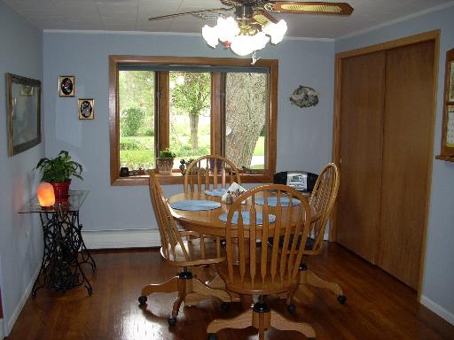 301 E 4th St, Streator, IL 61364 photo 4