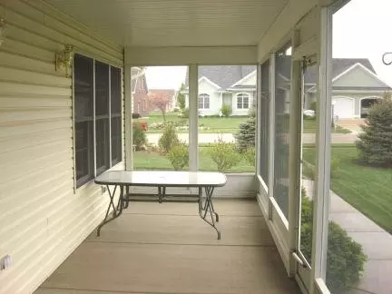 919 Charles Pl, Peru, IL 61354 photo 3