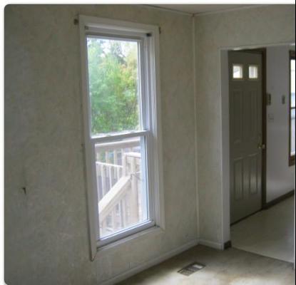 472 S Commonwealth Ave, Elgin, IL 60123 photo 4
