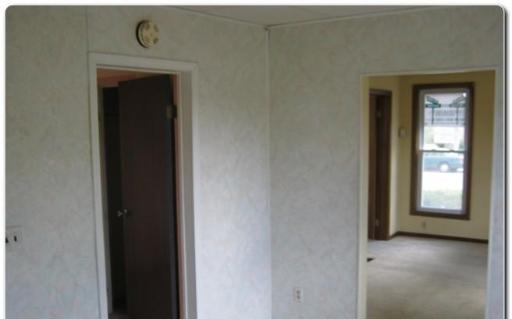 472 S Commonwealth Ave, Elgin, IL 60123 photo 2