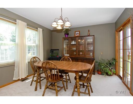 2147 Jordan Cir, Elgin, IL 60123 photo 4