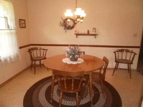 2108 Cresent Dr, Peru, IL 61354 photo 2