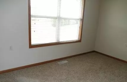 911 31st St, Peru, IL 61354 photo 3