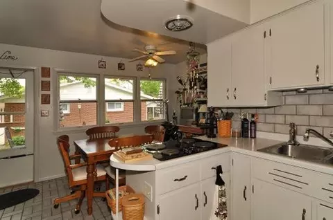 2445 Circle Dr, Ottawa, IL 61350 photo 2