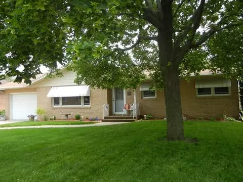 2305 Rock St, Peru, IL 61354 photo 1