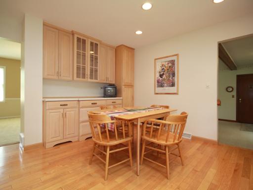 25 W634 Durfee Rd, Wheaton, IL 60189 photo 4