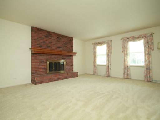 25 W634 Durfee Rd, Wheaton, IL 60189 photo 2