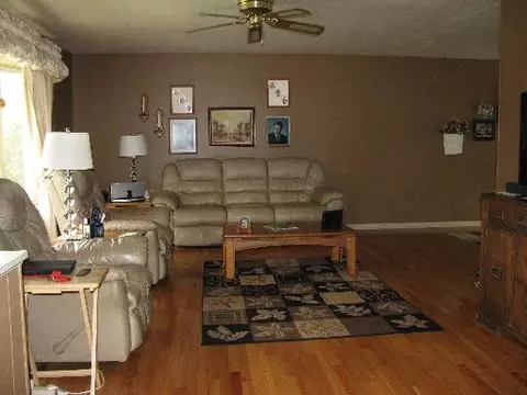 1009 Runyan Dr, Lockport, IL 60441 photo 2
